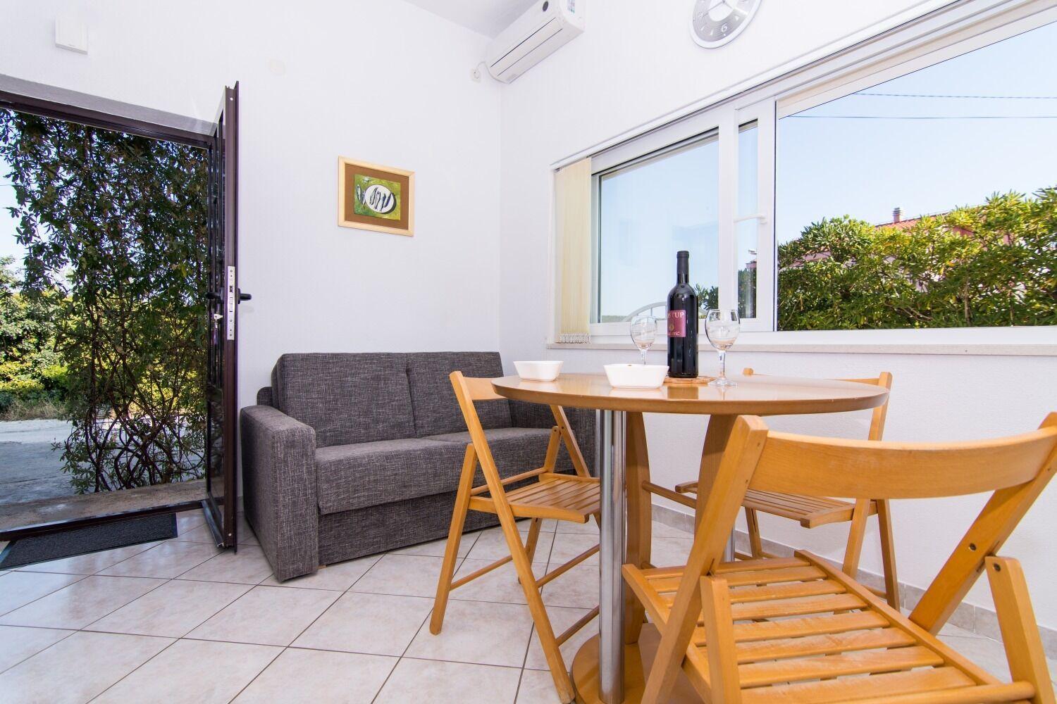 Apartments Ivica - Garden Terrace Slatine Exterior photo